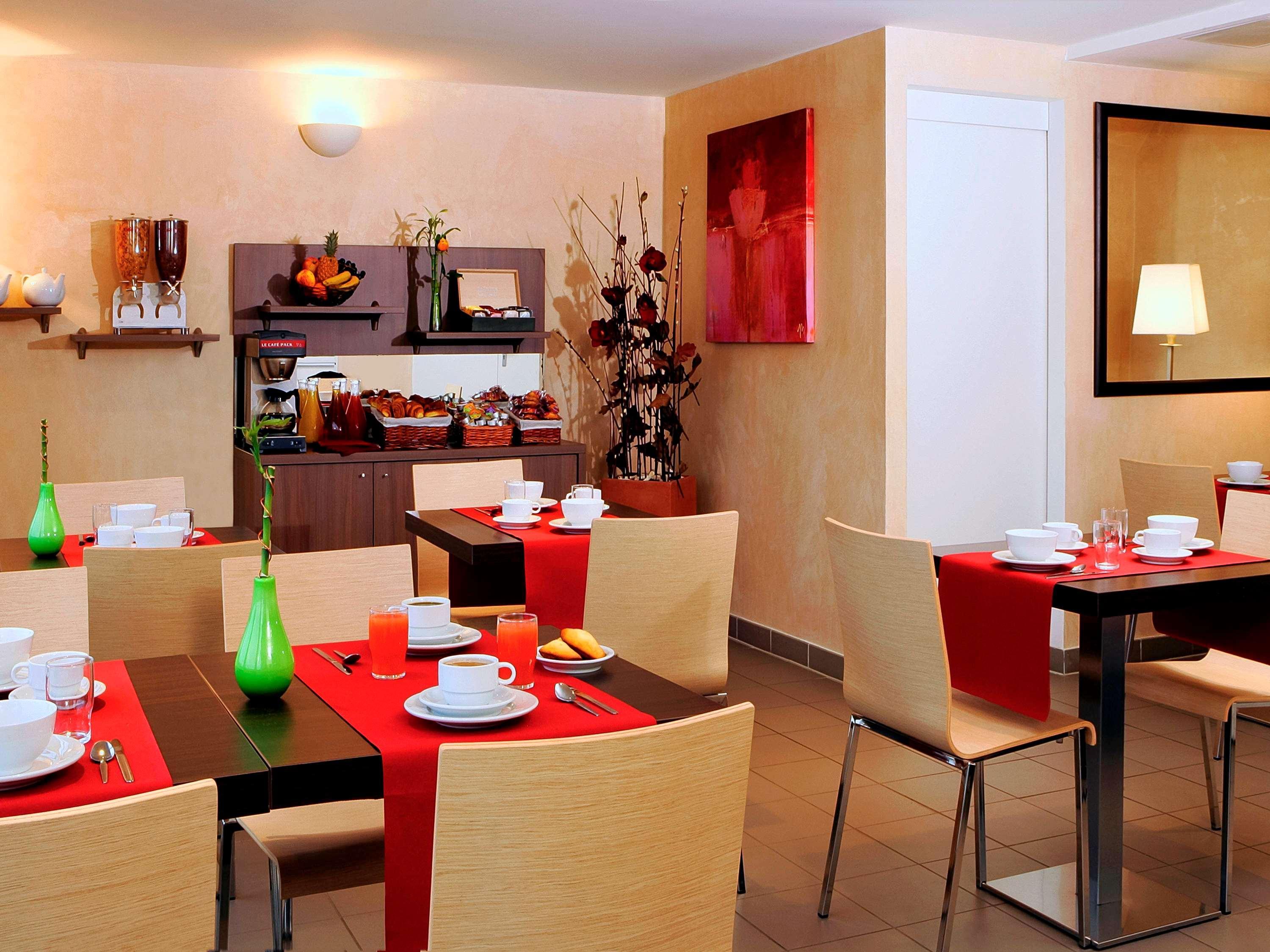 Aparthotel Adagio Access Carrieres Sous Poissy Buitenkant foto