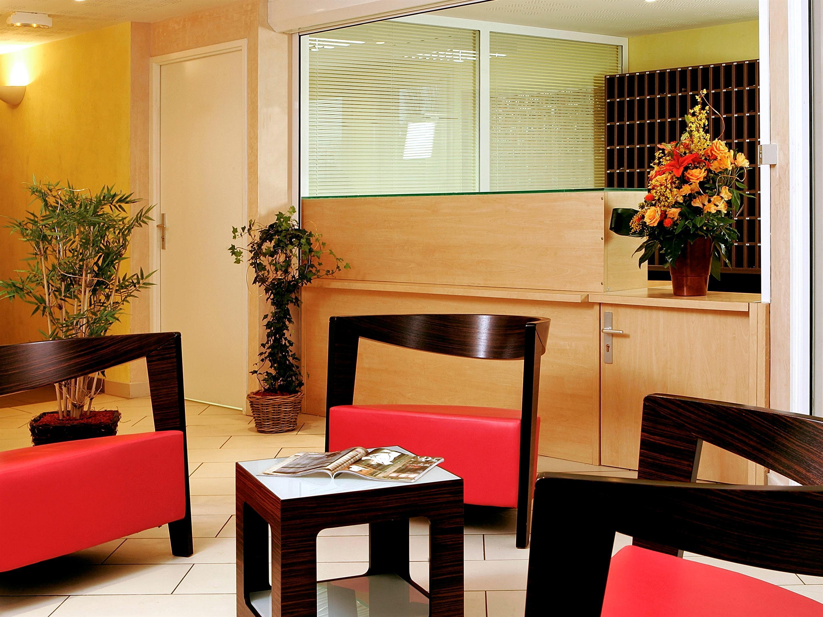 Aparthotel Adagio Access Carrieres Sous Poissy Buitenkant foto