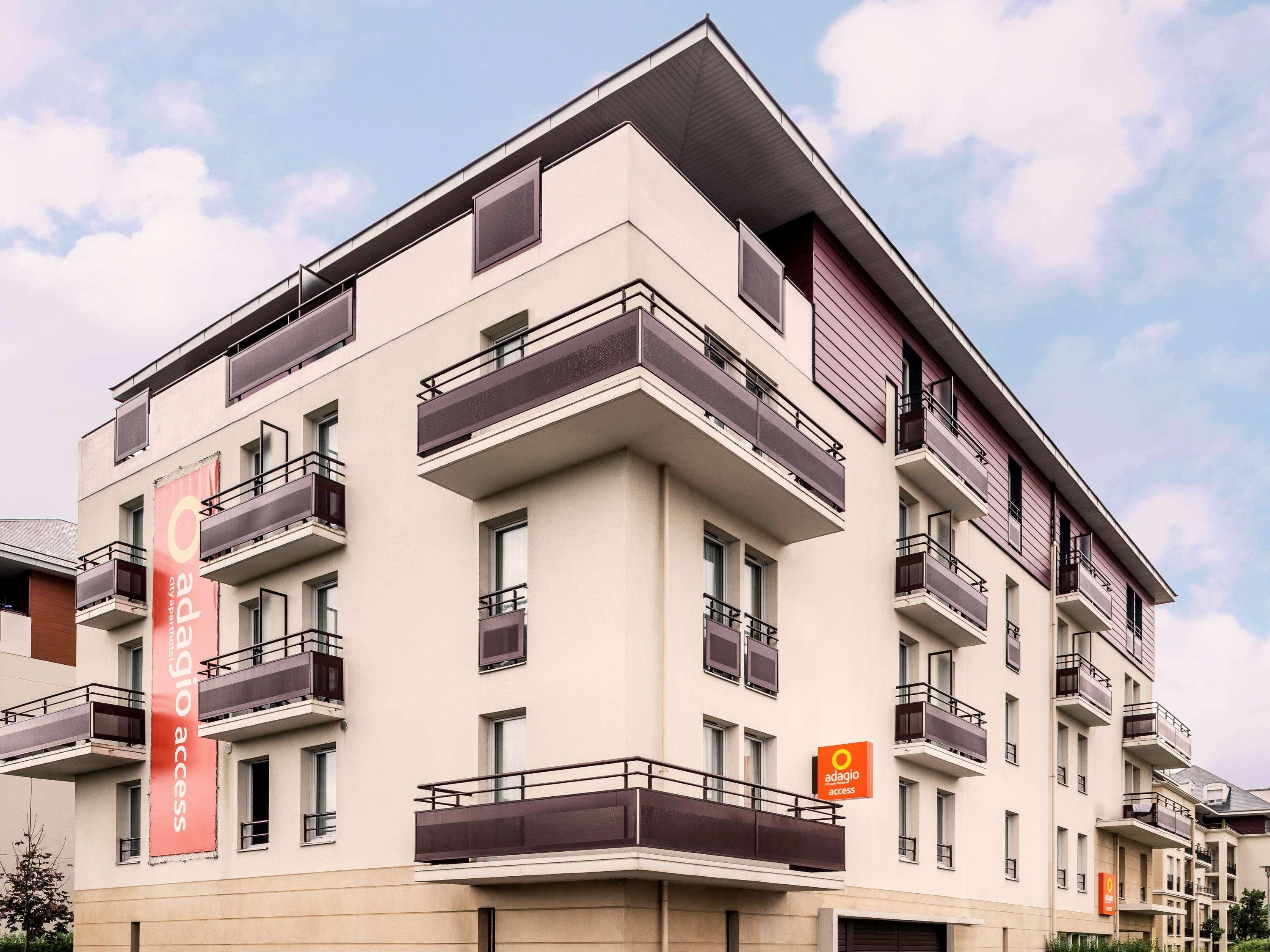 Aparthotel Adagio Access Carrieres Sous Poissy Buitenkant foto