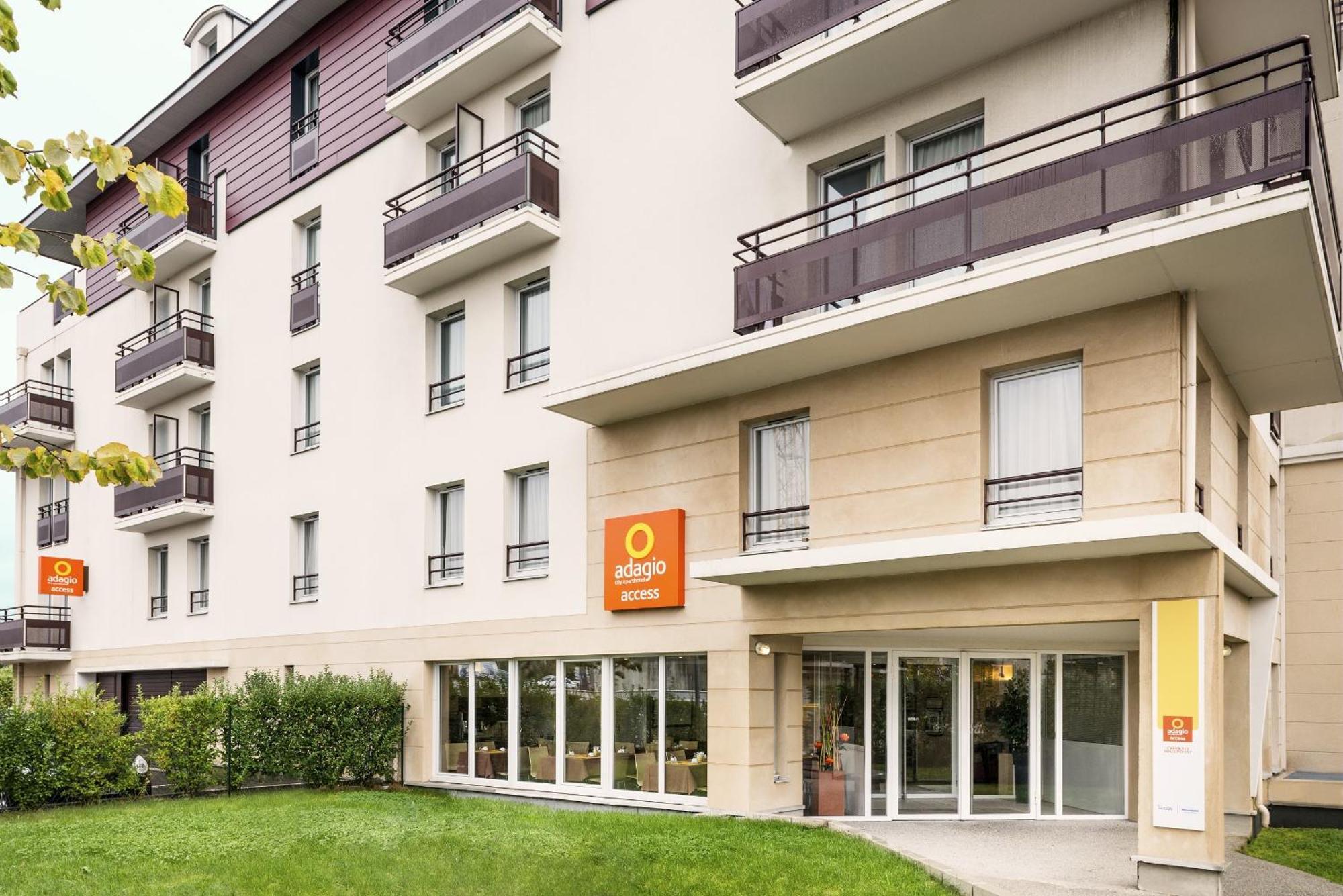Aparthotel Adagio Access Carrieres Sous Poissy Buitenkant foto