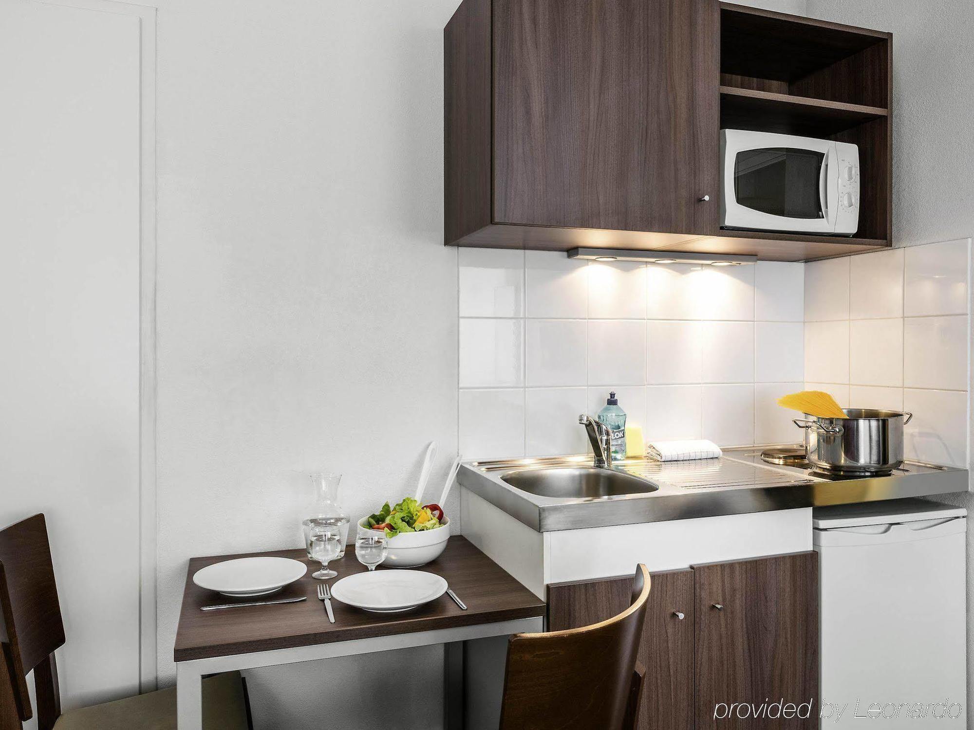 Aparthotel Adagio Access Carrieres Sous Poissy Buitenkant foto