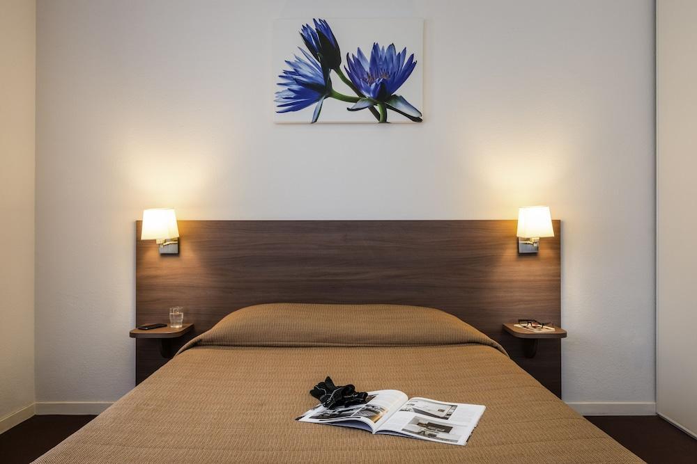 Aparthotel Adagio Access Carrieres Sous Poissy Buitenkant foto